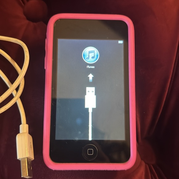 iPod Touch 4th Generation 8GB - Picture 2 of 4